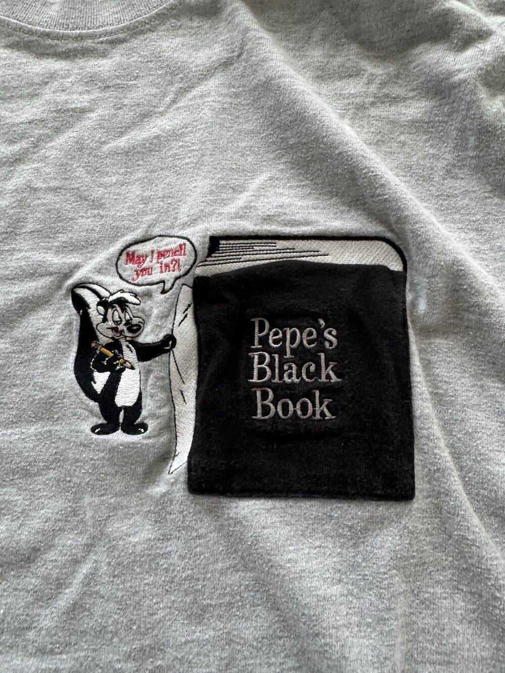 Warner Bros Pepe Le Pew Black Book T Shirt XL Embroidered Studio Store Vintage